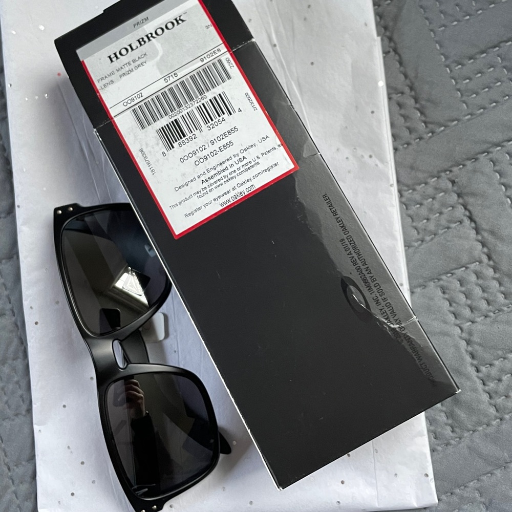 👽 Oakley Holbrook Sunglasses NWT 👽